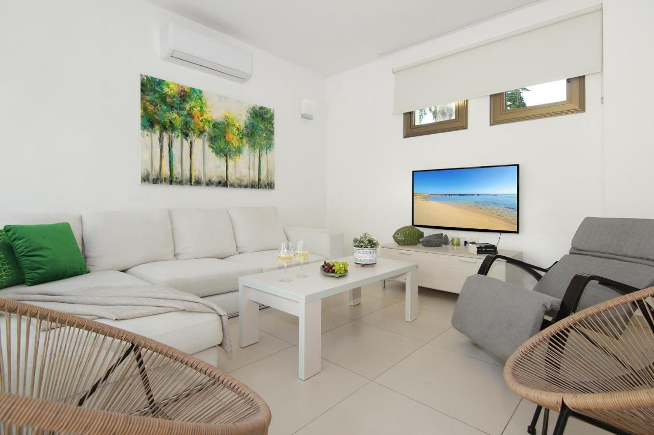 Villa Regina Ayia Napa Exteriör bild
